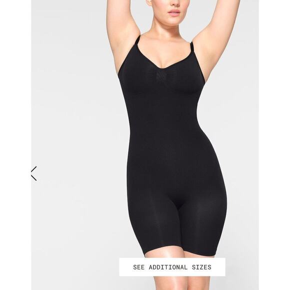 New without Tags Skims Seamless Sculpt MID THIGH BODYSUIT SZ M in Black